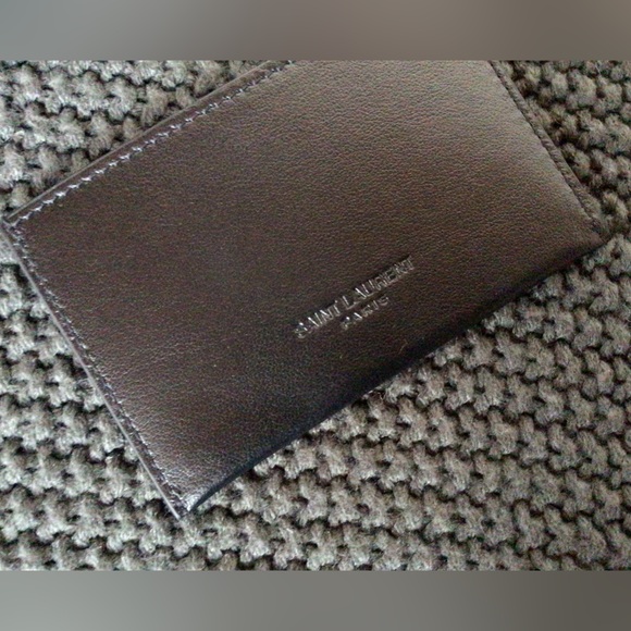 SAINT LAURENT
POCKET MIRROR AND 'FOR YOU' LEATHER CARD HOLDER - Picture 2 of 7